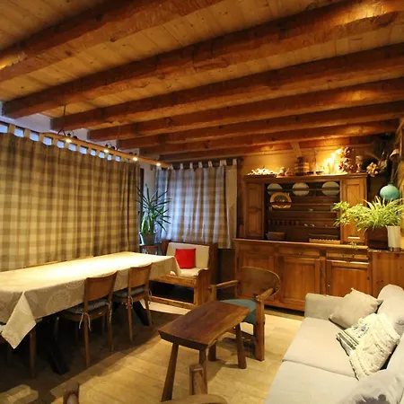 Bobech - Traditionnel Décor Bois, Très Chaleureux Et Convivial. Mae-3379